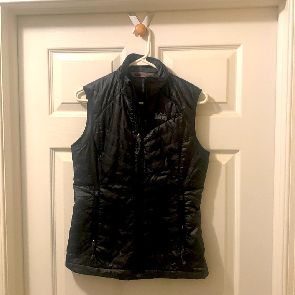 REI - women’s XS quilted vest.